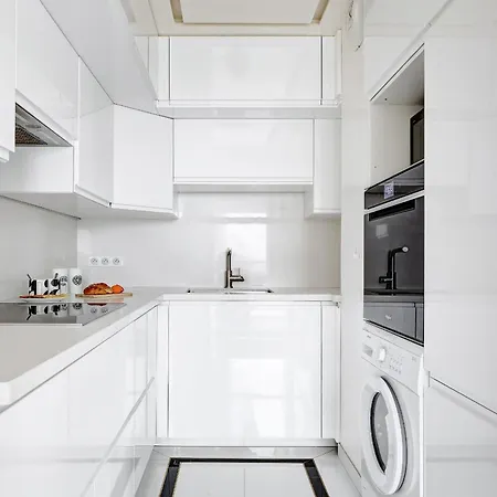 Mitterand, Penthouse Parisien Avec Balcon * Париж